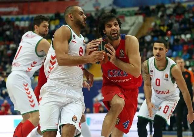 TA：应布拉格斯拉维亚方面要求，热刺主场的LGBTQ+旗帜被移走（TA：热刺主场应布拉格斯拉维亚请求撤下LGBTQ+旗帜）