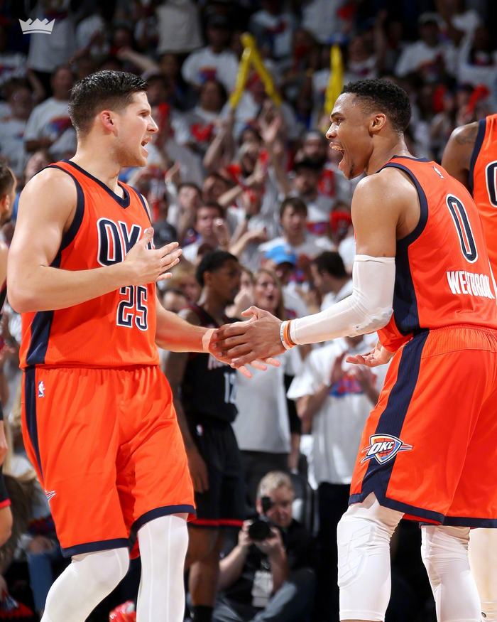 东契奇半场贡献18分，浓眉6分3篮板3助攻（半场战罢，东契奇18分，浓眉6分3篮板3助攻）