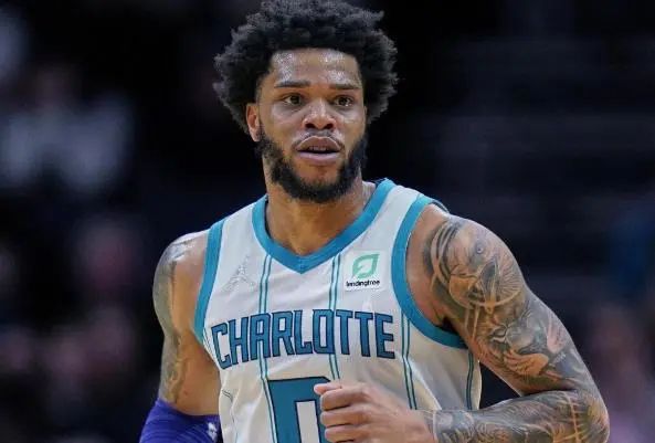 意甲俱乐部球衣胸前广告赞助费TOP10：米兰双雄3000万并列第1（意甲球衣胸前赞助费前十榜：米兰双雄以3000万并列榜首）