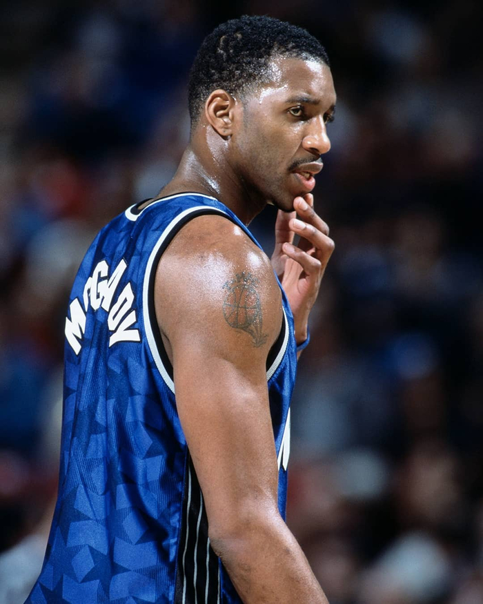 米兰300万欧引进哥伦比亚20岁左后卫阿里萨拉，明年一月份来米兰报到（AC米兰300万欧签下哥伦比亚20岁左后卫阿里萨拉，明年1月赴队报到）