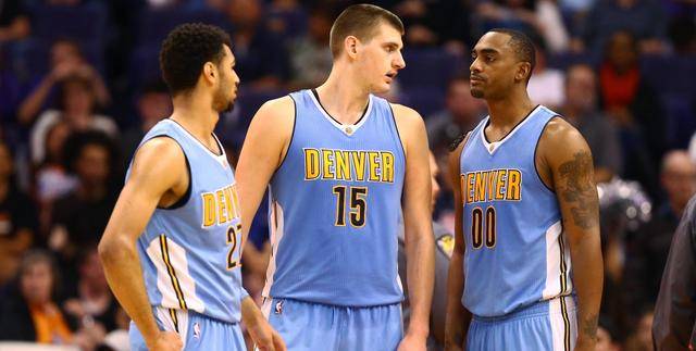 NBA球队换帅对赛季影响分析（NBA主帅更替对赛季走势的影响解读）