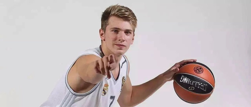 55分！哈登率快船止三连败，新秀26分获赞，或成黄蜂重建支柱（55分之夜！哈登领衔快船止住三连败，新秀26分闪耀，有望成为黄蜂重建核心）