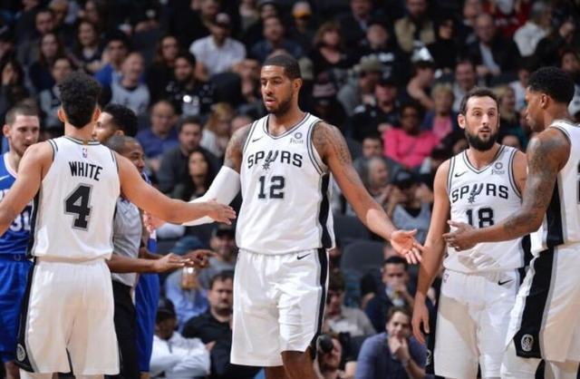 记者：申花今日奔赴天津，战津门虎应该会面临破密集防守难题（申花今日赴津战津门虎，破解密集防守成关键）